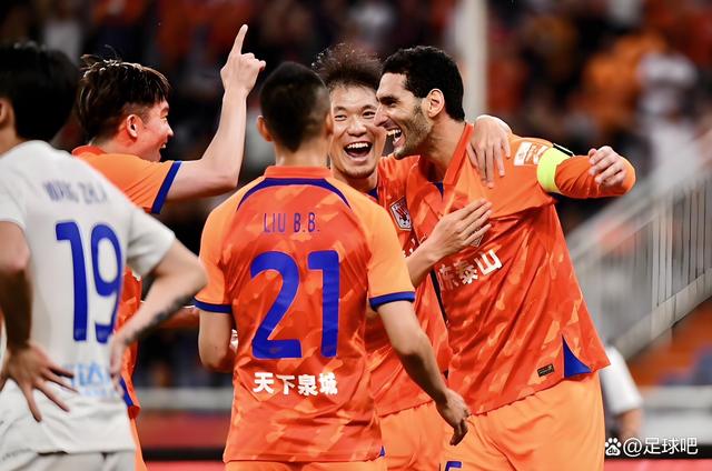 1xbet体育馆-中超赛事偶发冲突，裁判员加强管理矛盾升级的简单介绍